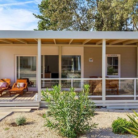 Mobile Home Mediteran Superior By The Pool In Caravan Park Strasko, Novalja Exterior foto